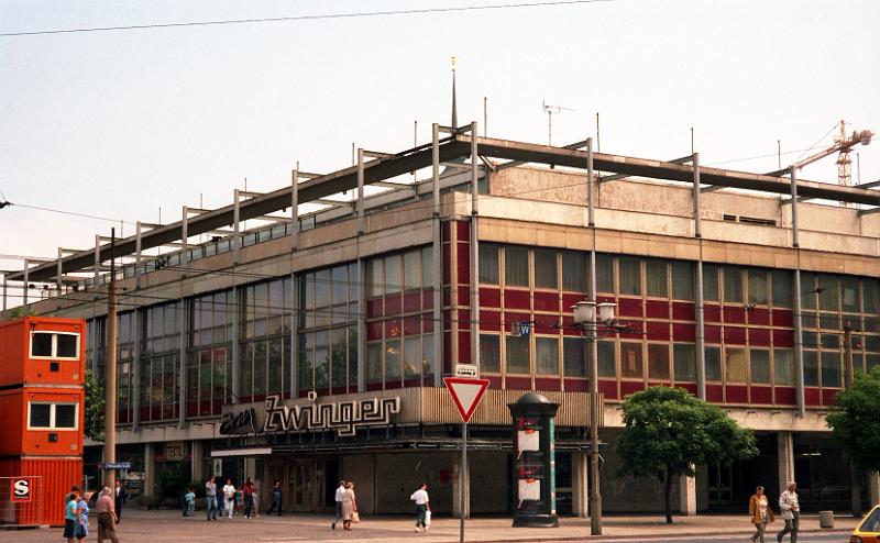 Dresden-Altstadt, Postplatz, 27.6.1995.jpg